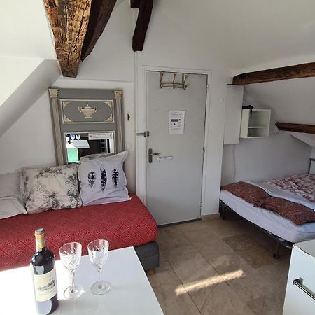 Appartement Coeur De Paris Avec Vue Sur Les Toits Luaran gambar