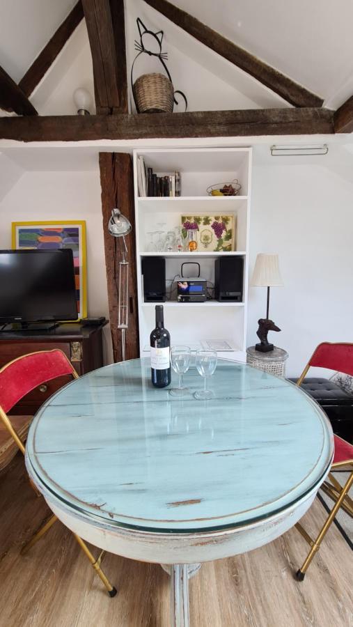 Appartement Coeur De Paris Avec Vue Sur Les Toits Luaran gambar