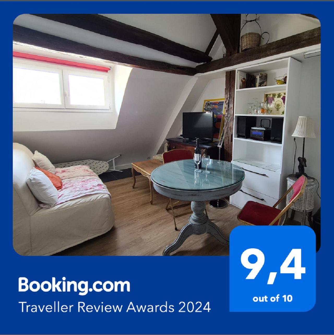Appartement Coeur De Paris Avec Vue Sur Les Toits Luaran gambar