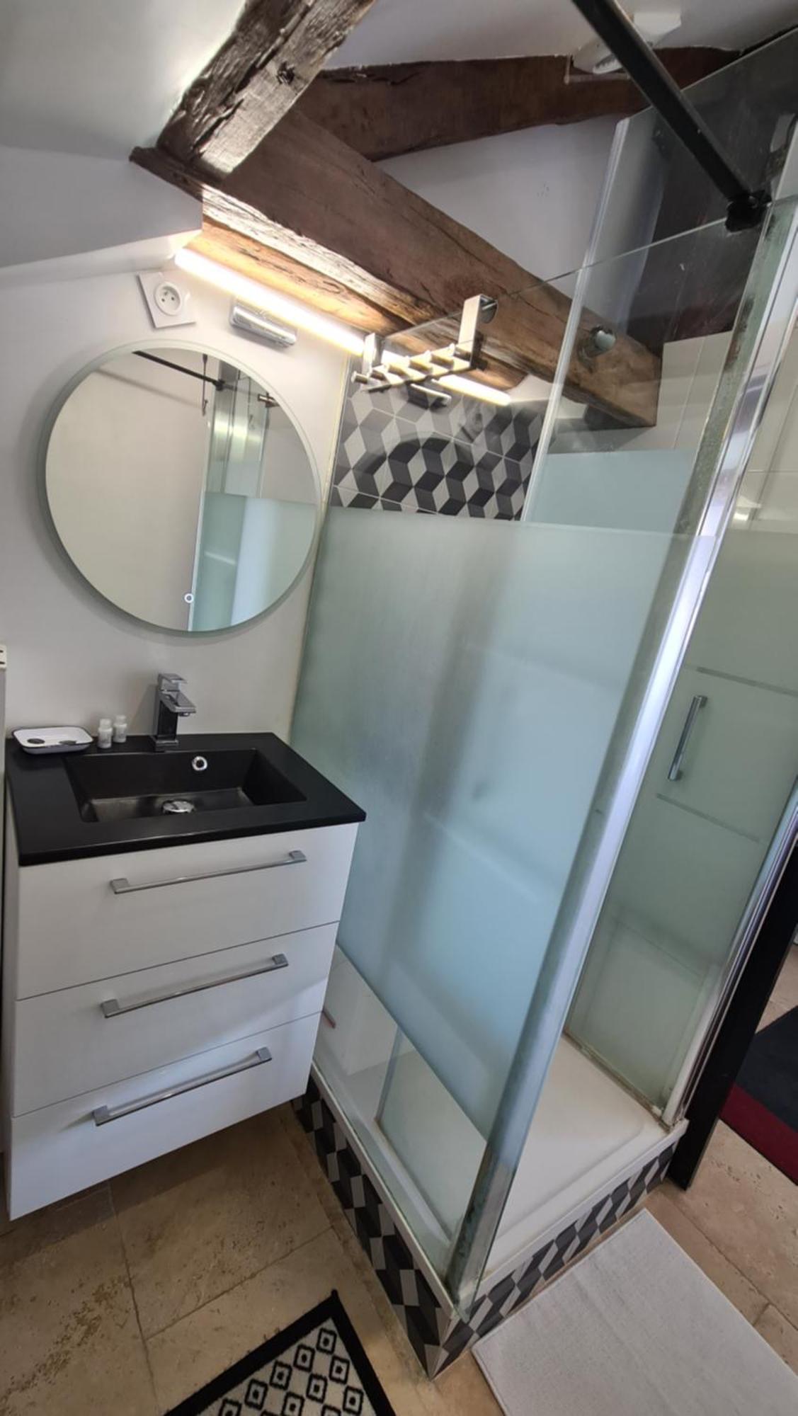 Appartement Coeur De Paris Avec Vue Sur Les Toits Luaran gambar