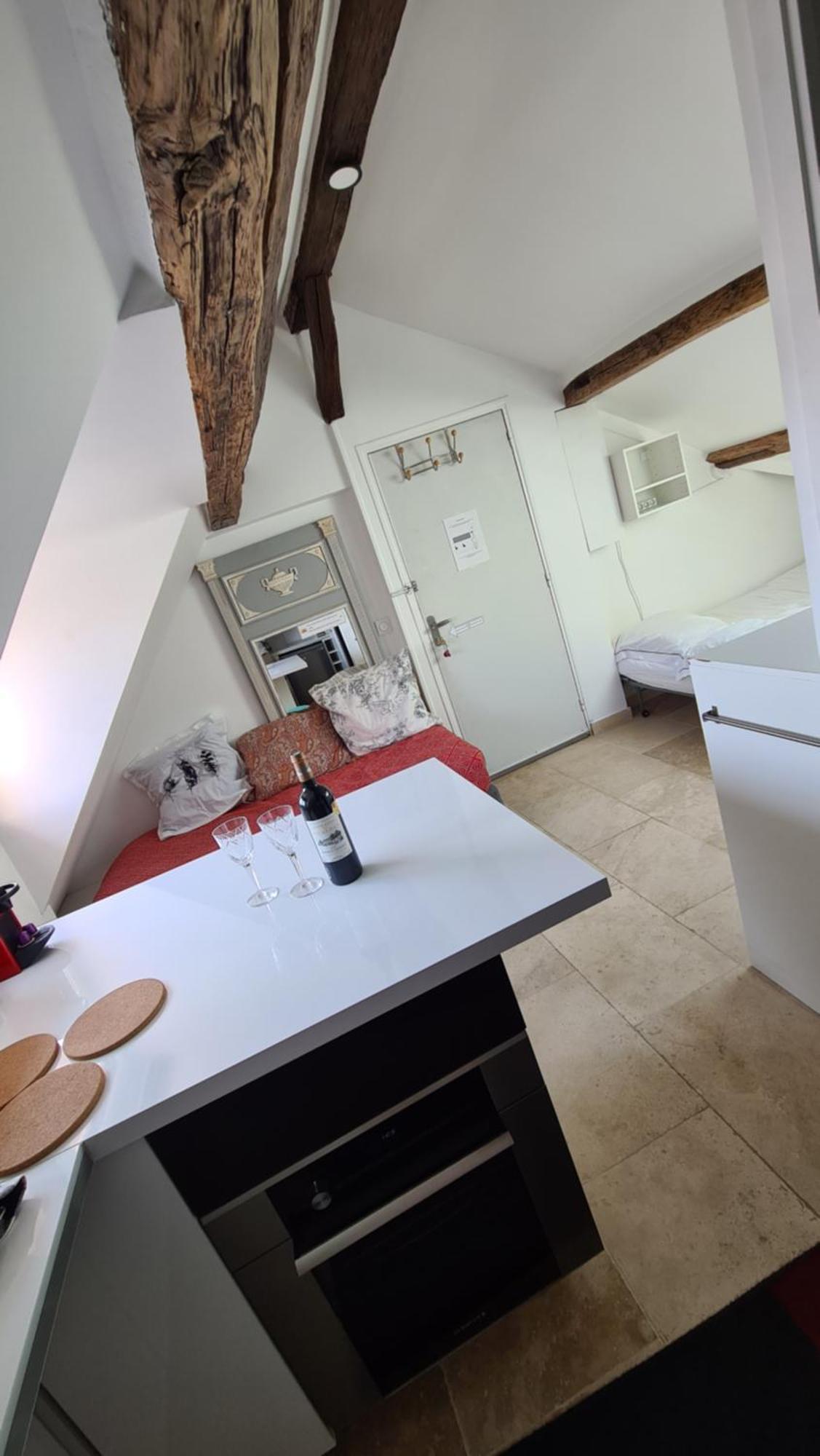 Appartement Coeur De Paris Avec Vue Sur Les Toits Luaran gambar