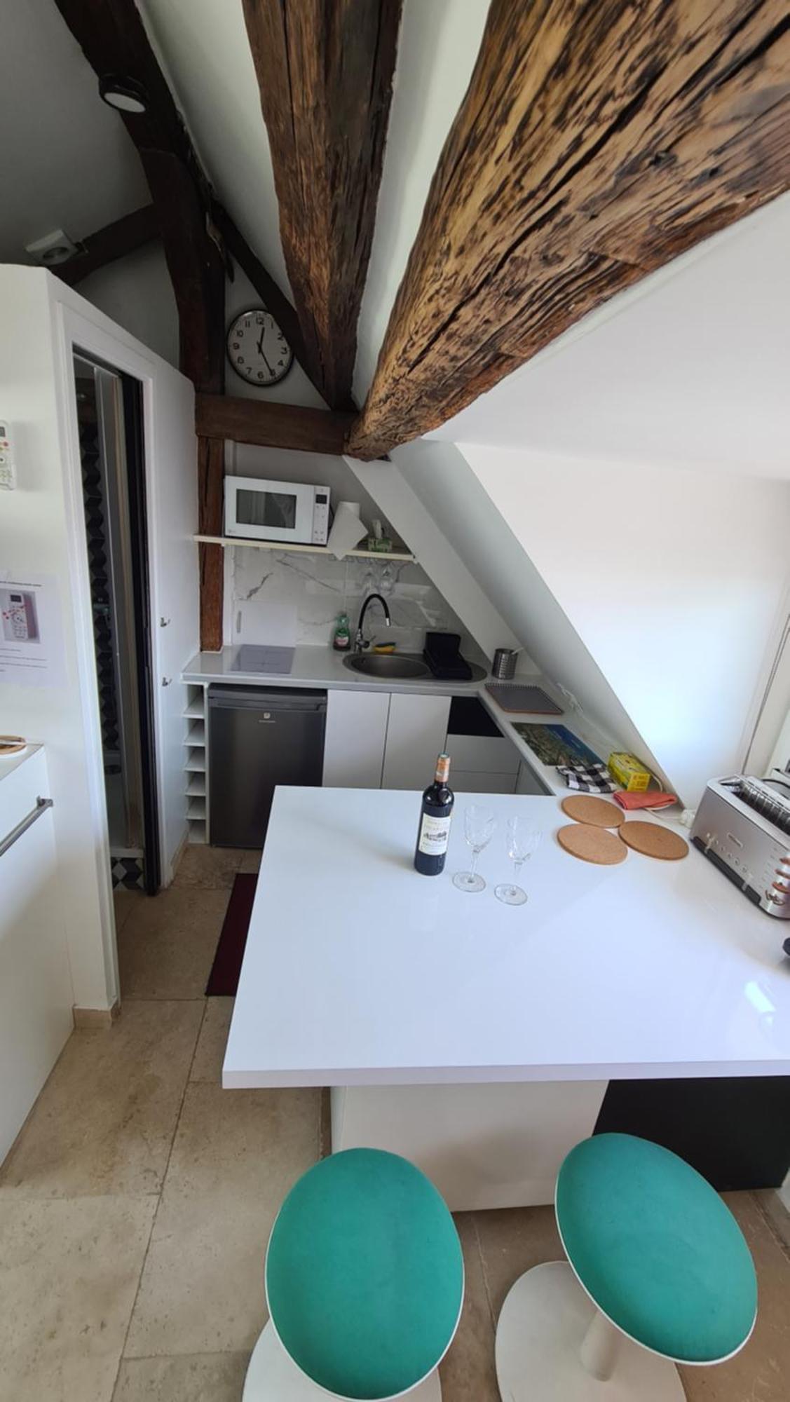 Appartement Coeur De Paris Avec Vue Sur Les Toits Luaran gambar