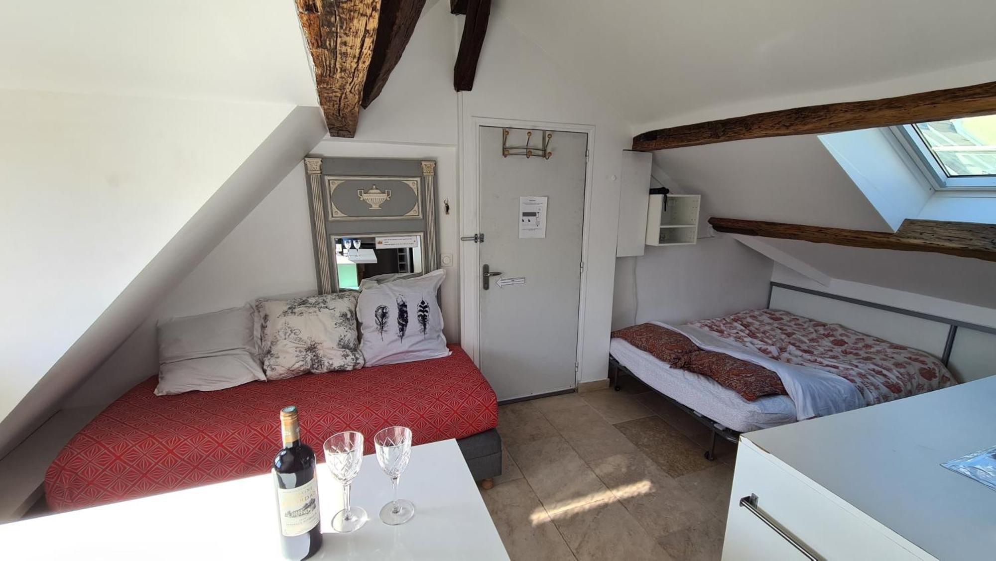 Appartement Coeur De Paris Avec Vue Sur Les Toits Luaran gambar